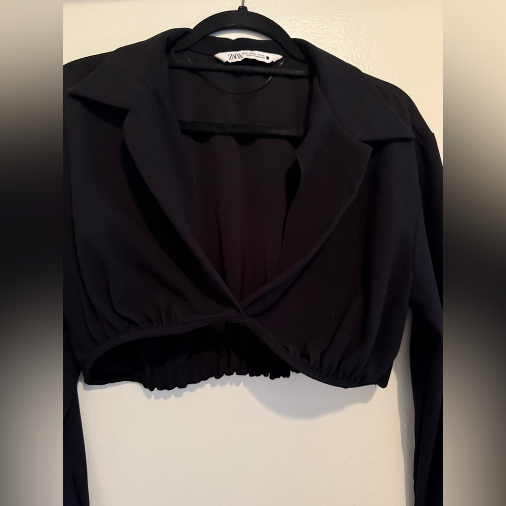 Zara Black Fitted Crop Blouse with Notched Collar